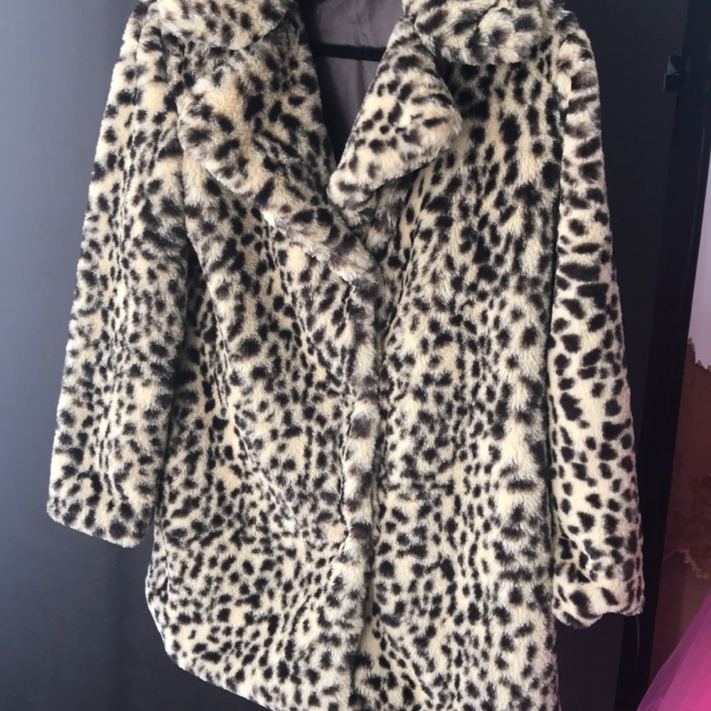 Leopard Coat - Picture 2 of 5